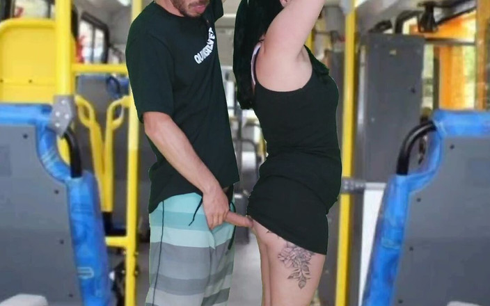 Kasallpimenta: Il vecchio farabutto con una strusciata e si masturba fino...