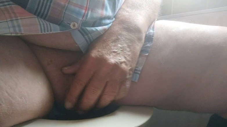 Karlchengeil: Masturbando no Toilette