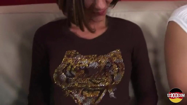 123XXX - 100% Amateurs: Drie mooie dames uit Duitsland spelen met seksspeeltjes