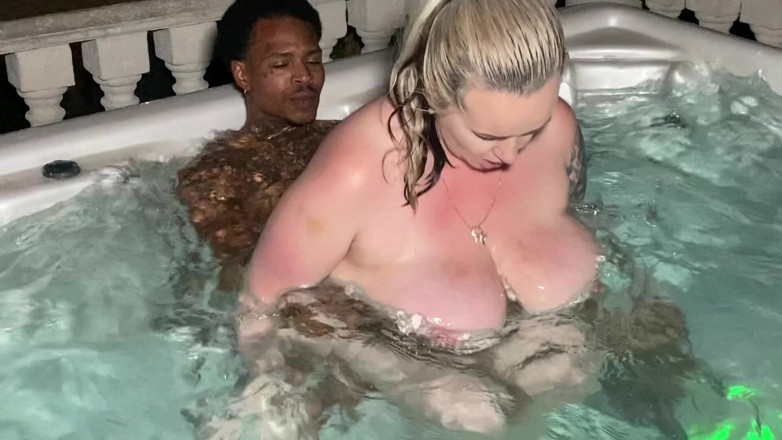 Mature Wanker: Kendra the Tattooed MILF Takes Ralph's BBC in Steamy Hot...