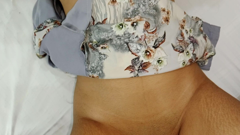 Evasexy02: Název: Bhabhi přistižena při užívání s manželovým kamarádem