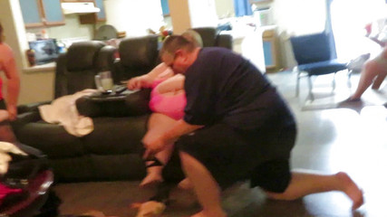 BBW nurse Vicki adventures with friends: Ssbbw Lucki Lexxis Sub zieht ihre schuhe an