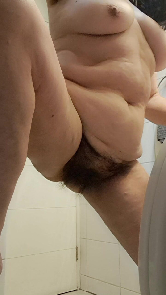 Mommy big hairy pussy: Macocha mokra cipka chce kutasa