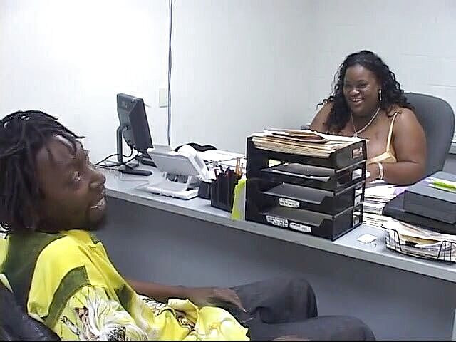 Cumming Soon: 뚱뚱한 젖탱이