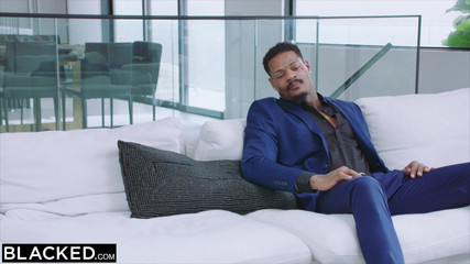 Blacked: Відтрахана чорношкірими Хлоя Капрі отримує два великі чорні члени на день Святого Валентина