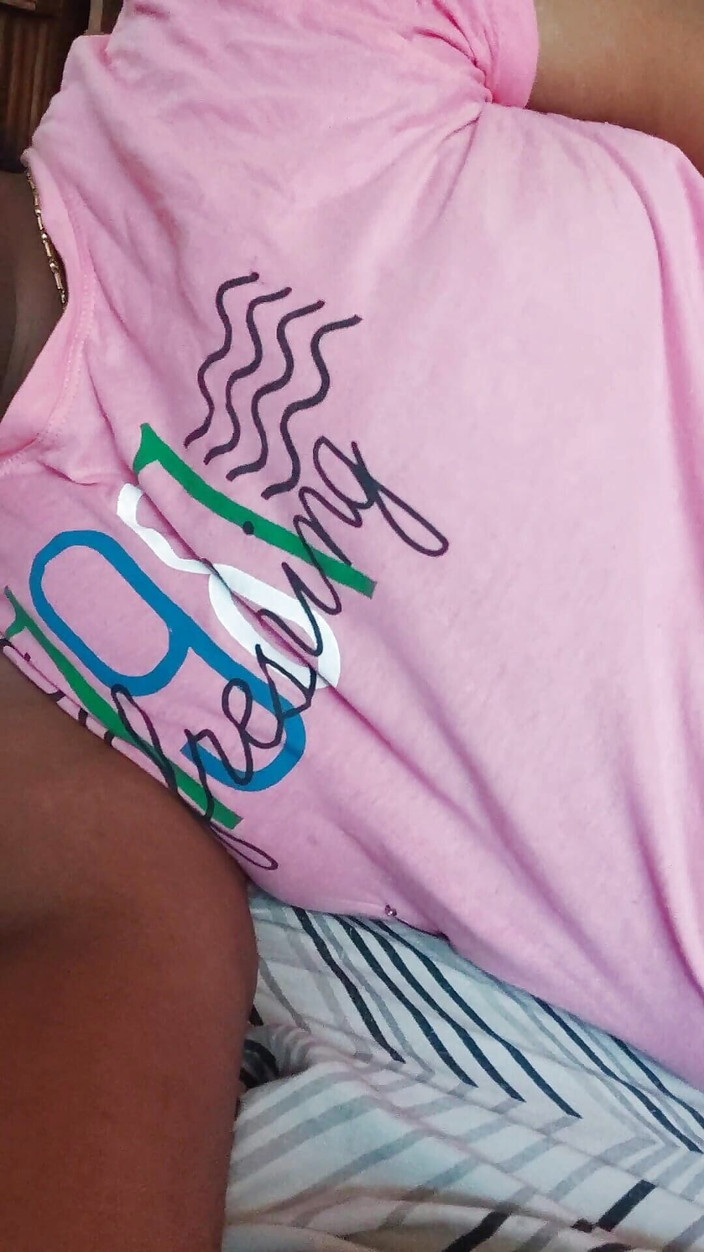 Realmallucouplevlog: Mallu Tamil Girl Enjoing Herself and Showing Hairy Leg