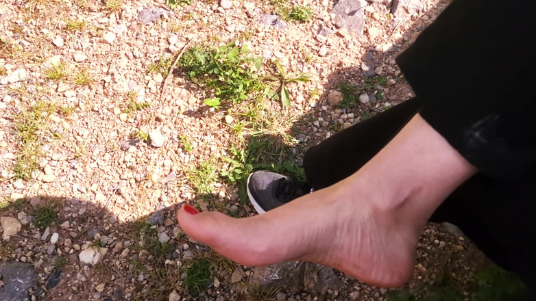 Glenn studios: Ukazuje nohy po Trekingu. Anální sex kouření