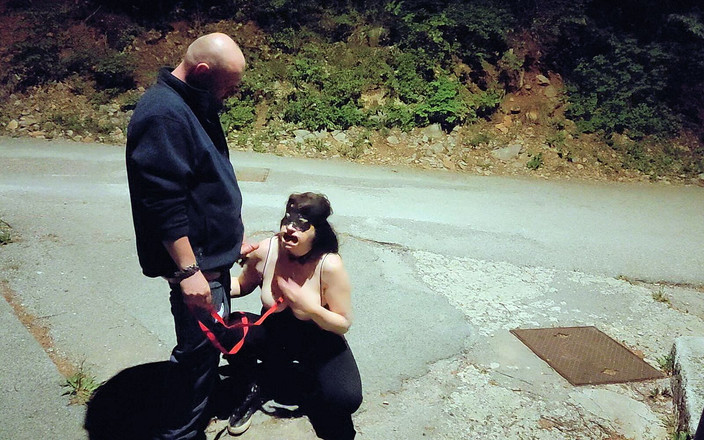 Toilet Mommy: Maialina milf troia con grandi tette e giocattolo a bocca...