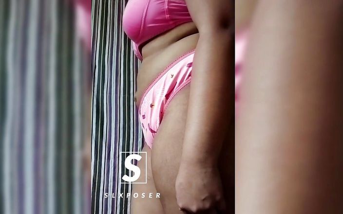 Sl Xposer: Desi Hot Girl Show Her Big Boobs and Curvy Ass
