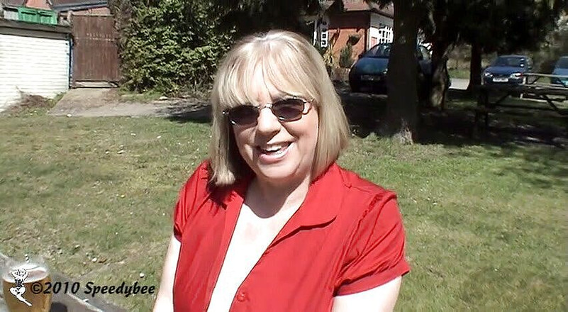 Dirty Doctors Clips: Taşrada işiyor