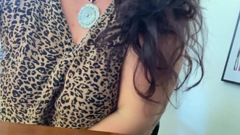 Tanja Tachee: Braless dreams - get rid of your bra