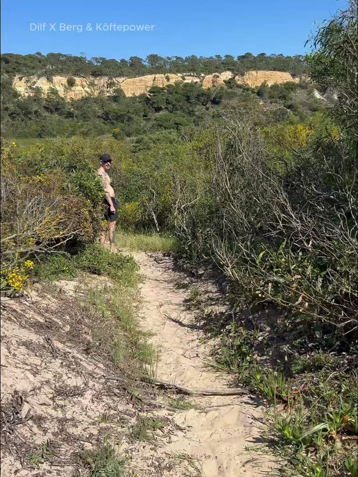 Dilf_X_Berg_XL: Thổi kèn và bay trên bãi biển khỏa thân