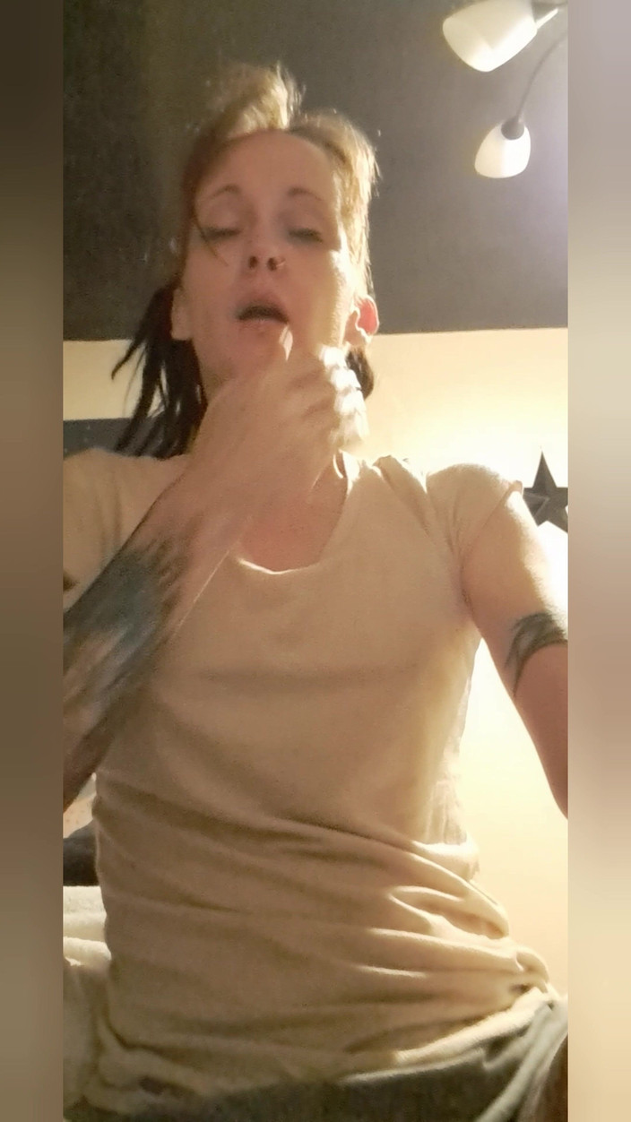 PandoraSG: 15 打喷嚏！娇小的穿孔哥特阿胡