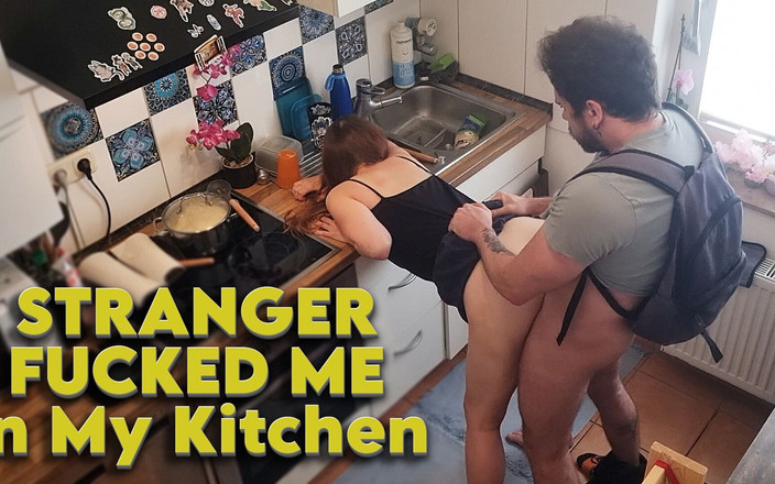 VioletaSecrets: Mă fute dur și mă folosește după ce îi dau un pahar...