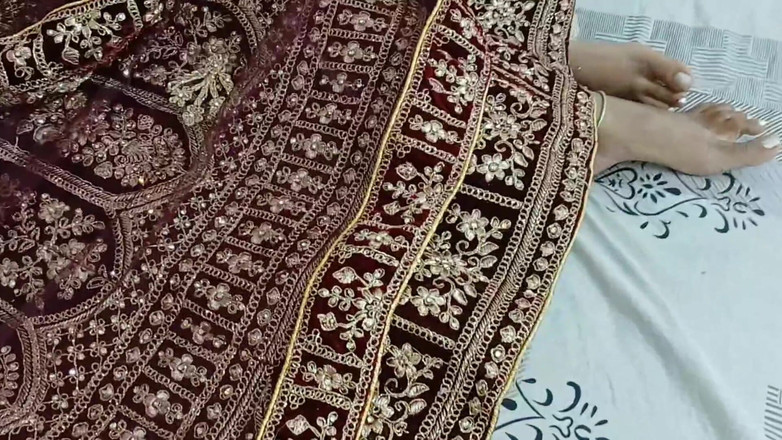 Apple Porn: Seks malam pertama pasangan india yang baru nikah