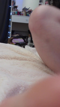 Amante russa vai colocá-lo em seu lugar! Joi masturbação e footfetish