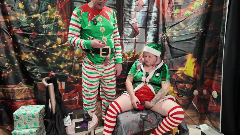 The Izars: Día 7: Elfos en el estante de juguetes sexuales