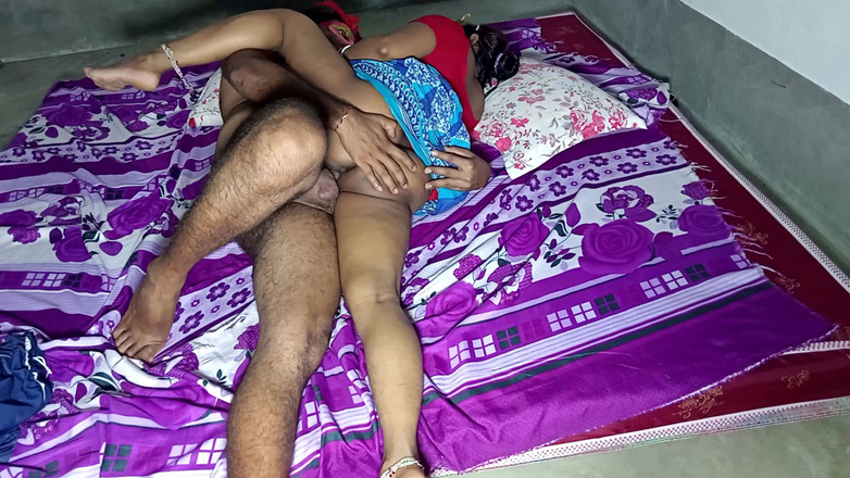 FireeCouple: 義理の妹は自慰行為をキャッチし、宣教師の位置で彼女のハードをクソ