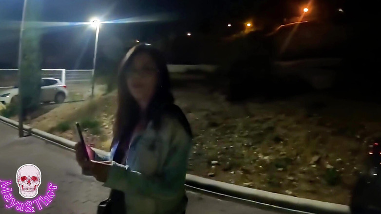 Mayay Thor X: 거리에서 섹스하고 공공 장소에서 위험한 섹스를 좋아하는 질싸