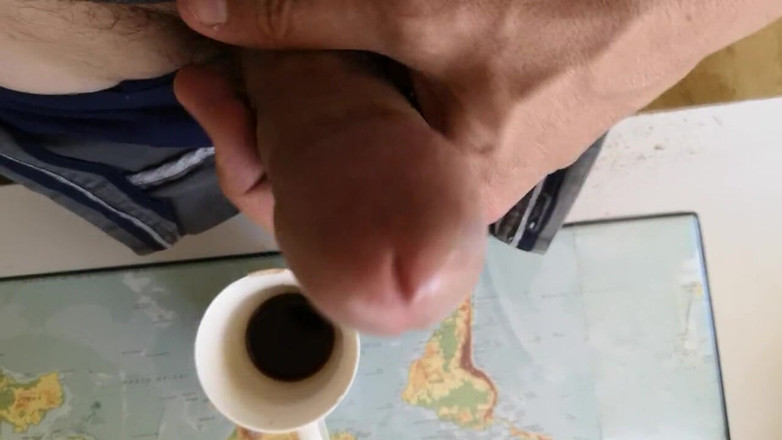 Rafael Torreano: Lelaki panas melancap untuk meletakkan susu dalam kopinya