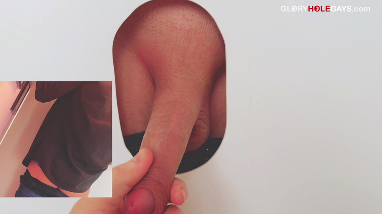 GLORYHOLEGAYS: 午休惊喜 - 你不会相信这个男孩带来什么