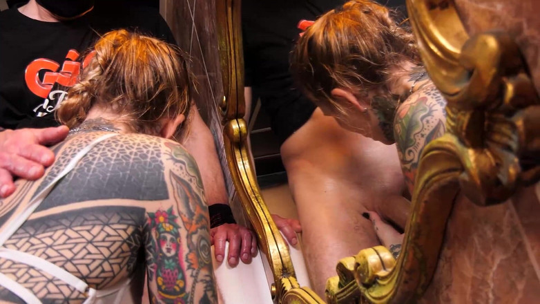 GGG John Thompson Studio: Ggg John Thompson Kencing Dalam Mulutnya