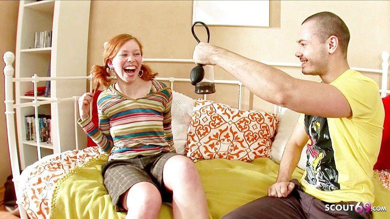 Full porn collection: Збуджену худу руду тінку трахають хлопці після зустрічі з Тіндер