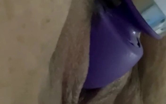 Real HomeMade BBW BBC Porn: Bbwbootyful stimulating my fat hairy pussy with electric wand