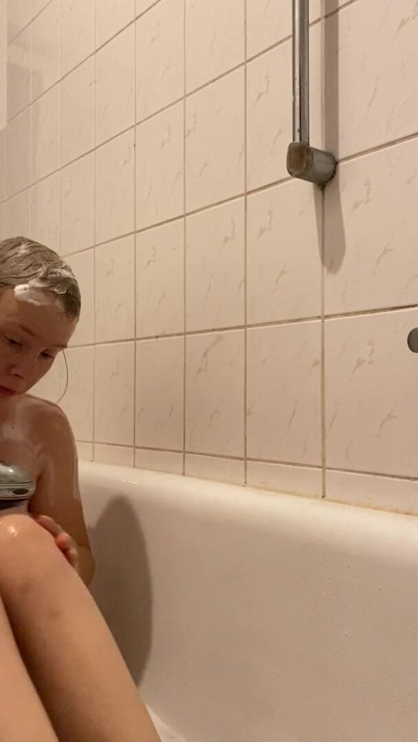 SweetLucy96: Camera in the shower