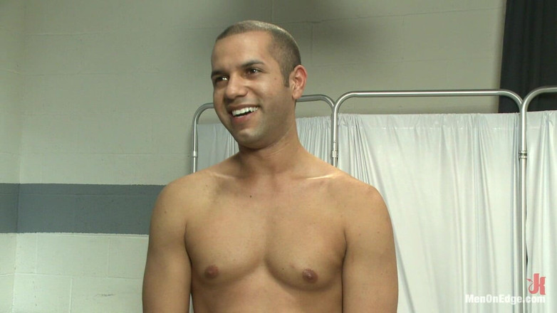 Men on Edge: Carter west được kiểm tra y tế và bị hai kẻ