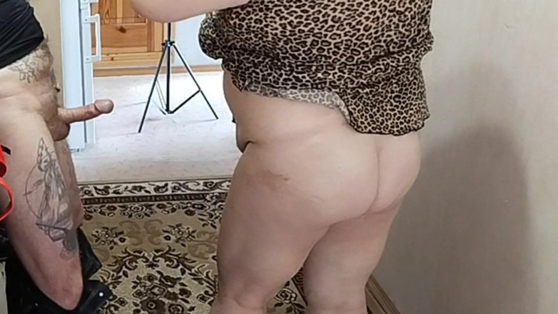 Zona901: Přítelkyně s velkými prsy a zadkem saje ptáka a šuká do...