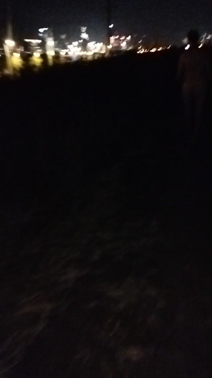 Benkinkiben: Naked Walking on the Hill Along Highway