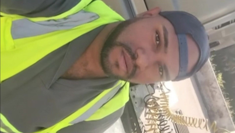 TheBlacKHunterr: 트럭 안에 정액