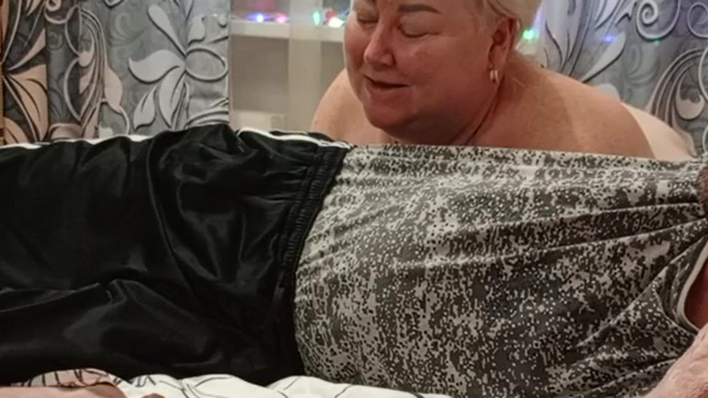 Zona901: Mein morgen bei meiner stiefmutter begann mit einem blowjob und...