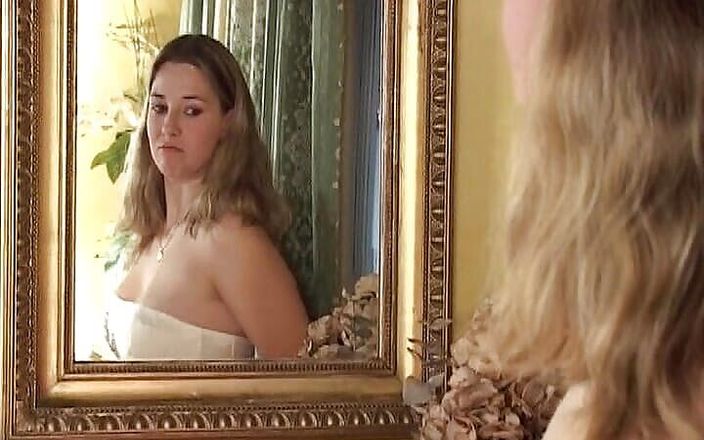 Planete Francaise: ストッキングを履きながら尻を犯される可愛いフランス人美女