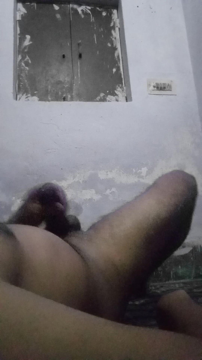 Raaz26d: インディアンの少年がセクシーな先生の寝室でオイルでマッサージし、大きなペニスをマスターしている。先生は不在だ