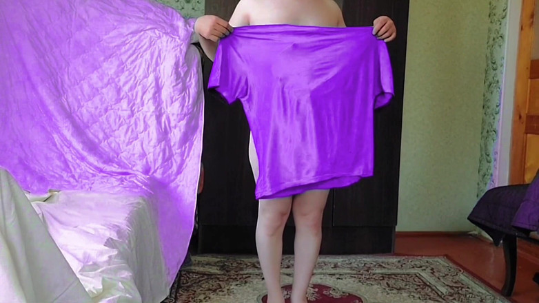 Kitty_Cross: Verbluffende shemale poseren met Snoep in schattige winkel