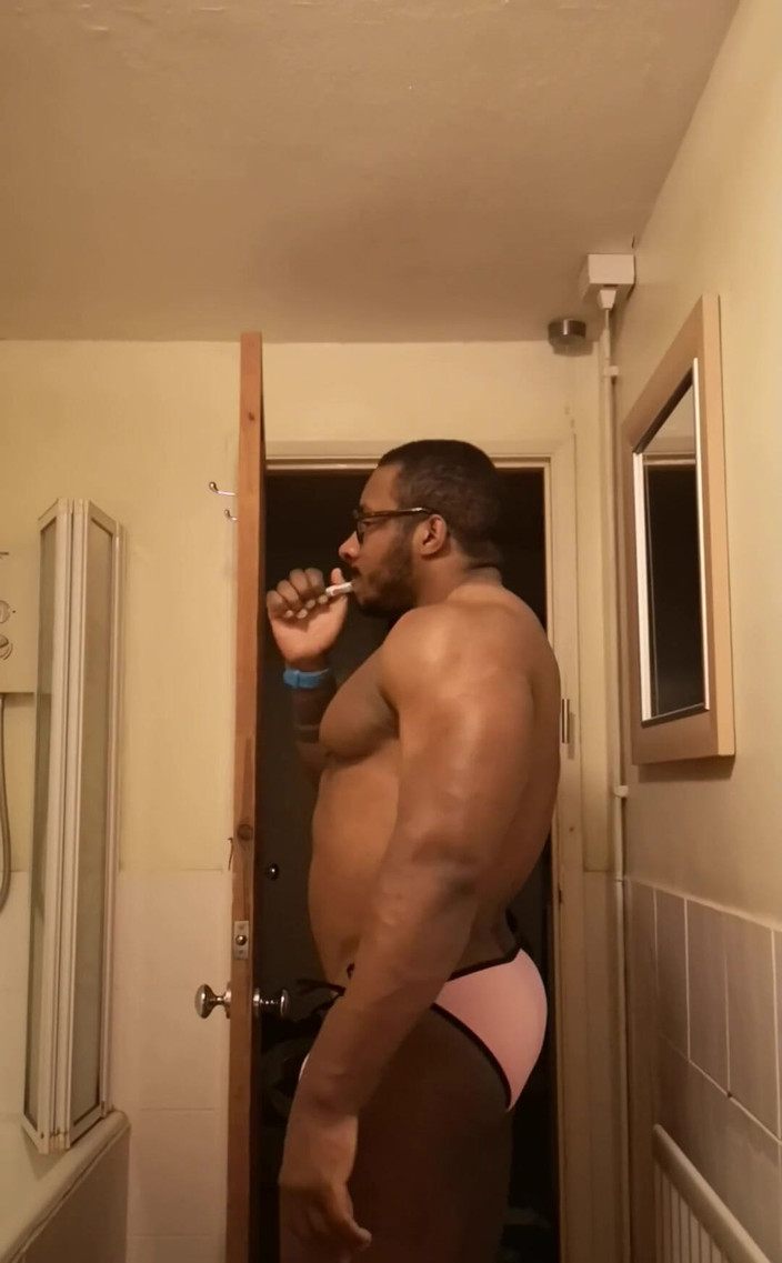 Amadeus: Dostávám rdy do postele. Poprvé a vlastně jsem se pořádně...