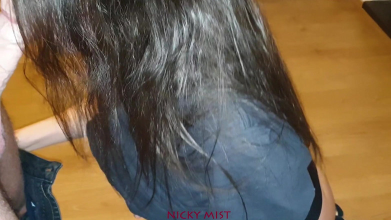 Nicky Mist: Orgazm w majtkach mojej przyrodniej siostry, podczas gdy rodziców nie...