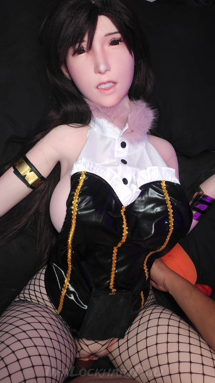 Tifa Lockhart doll: 티파 록하트와 함께 새해 전야를 축하해