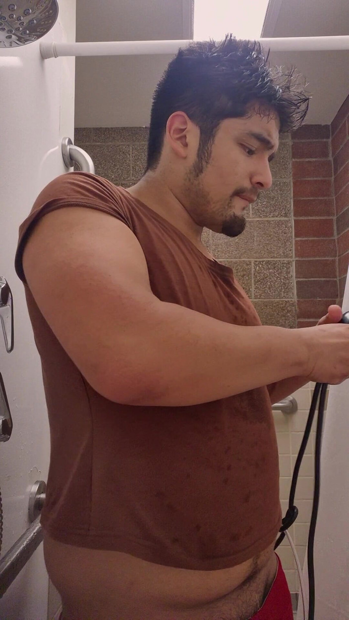 NakyJoss: 灯泡泵肚子膨胀