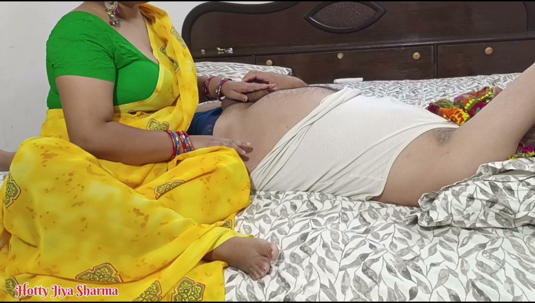 Hotty Jiya Sharmaa: Chachi bhatija xxx- Indu Chachi Złapał jej bhatija z masturbuje...