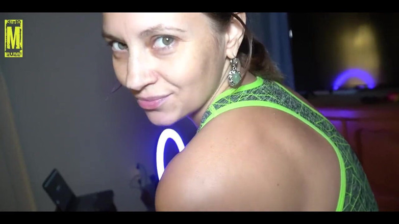 Crypto Mommy: Itness Between Legs Temptation