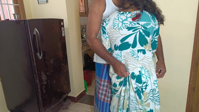 Laxi ammu: Estudiante universitario