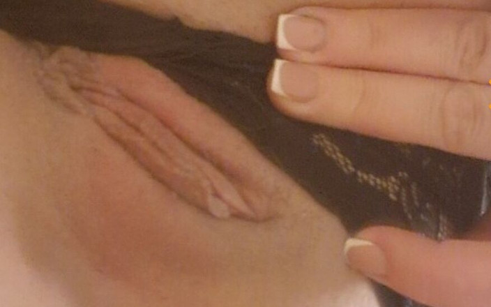 Ionela88: Memek cewek hot ini dientot habis-habisan sampai matanya menganga lebar