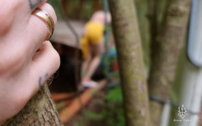 Anne Eden: Uncut - han filmar mig onanerar utomhus !!