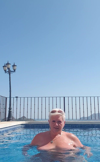 Uk Joolz: Pamiętając te leniwe słoneczne popołudnia w Hiszpanii z lipca