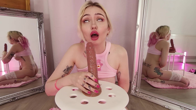 Jimmy Draws: Kitty Marie - vibrator și oglinzi