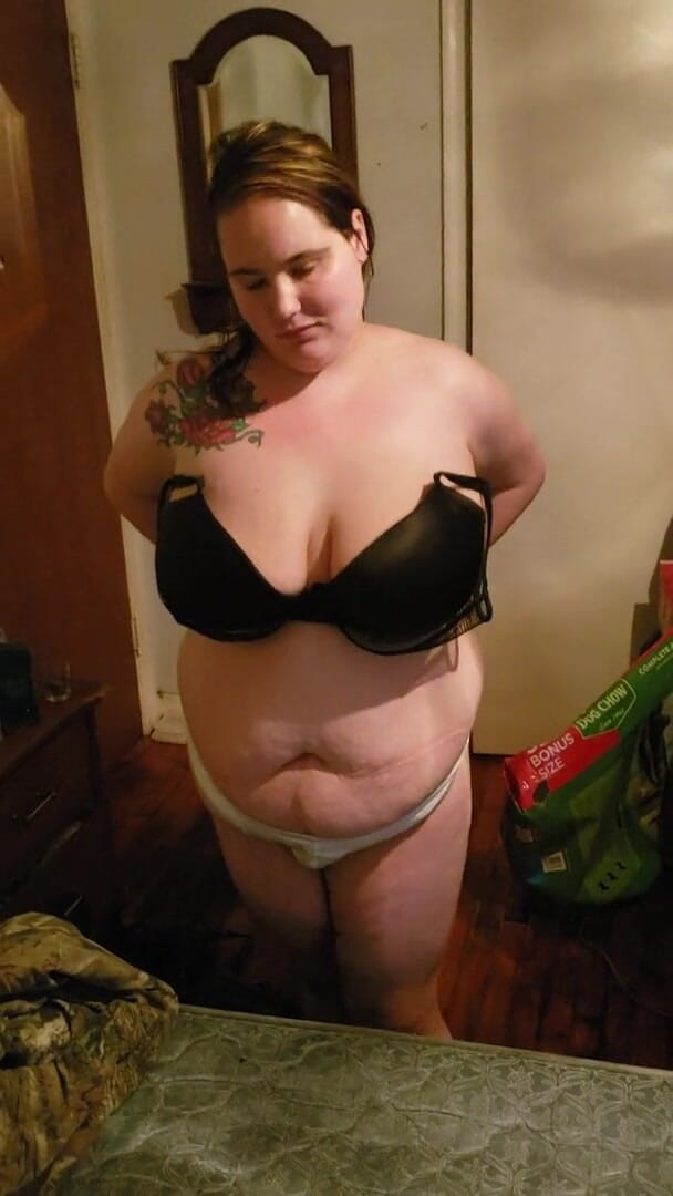 Country Baby: Curvy bbw playing with a huge strap on
