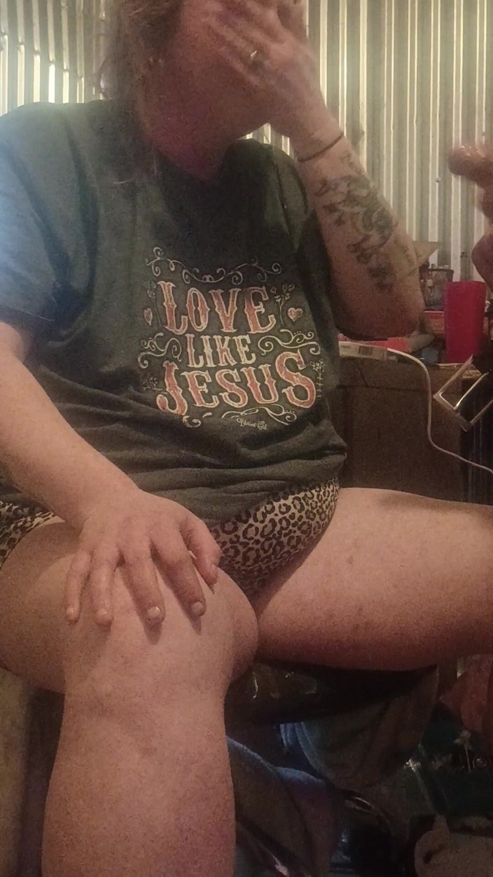 Skybay: アニスリー・ウィリアムズがディープスロートへとトレーニング